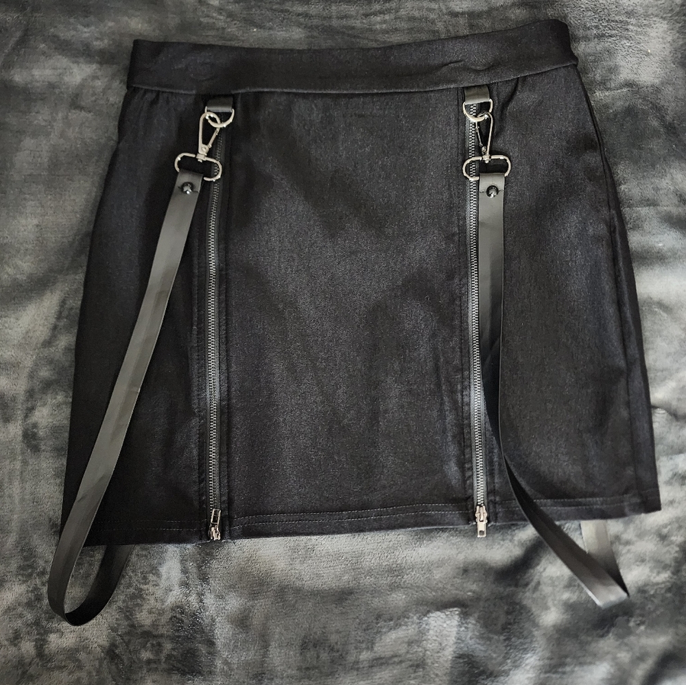 Tometo Star zipper strap mini skirt